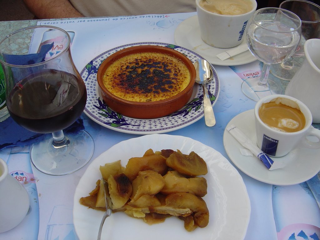 Lunch in Marseilles - 16.9.05 by cwickenstein