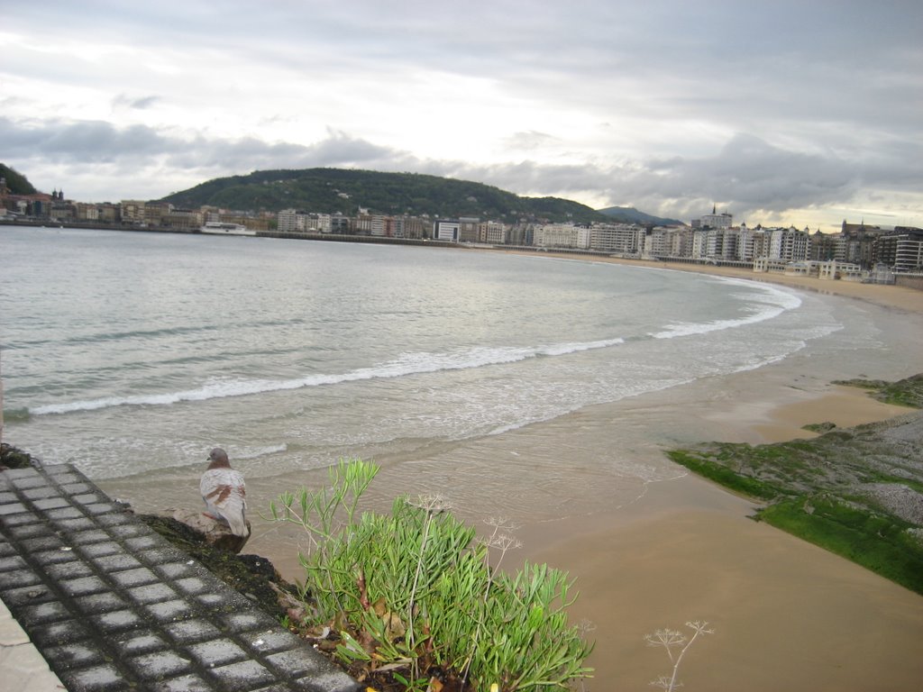 Playa de la Concha - San Sebastián - España by Jose Alberto & Esthe…