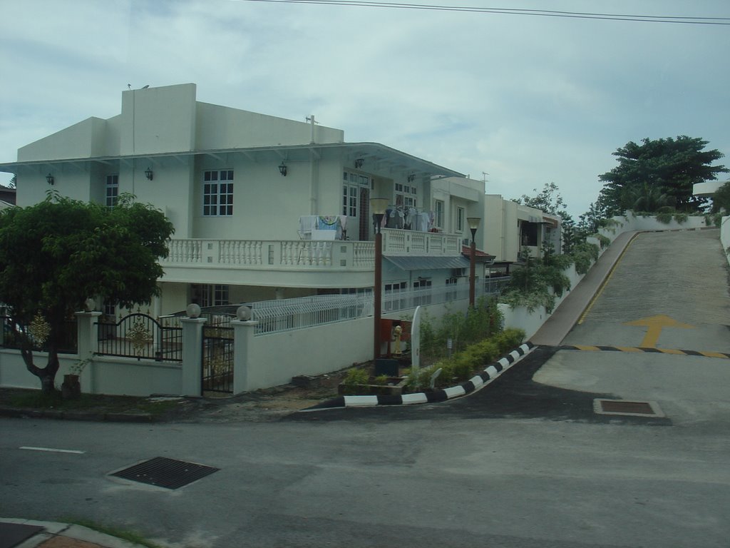 Jalan Batu Feringgi, Georgetown, Pulau Pinang, Malaysia by Paul HART