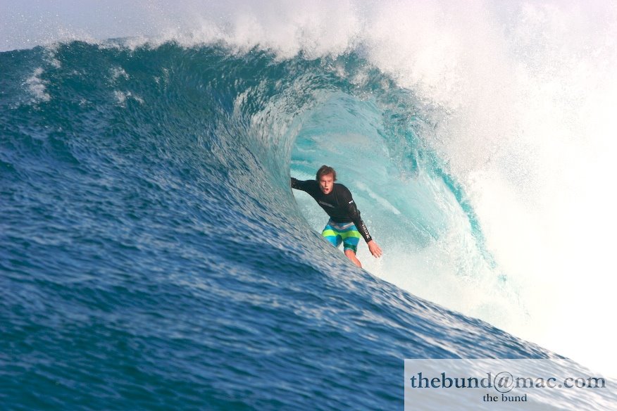 Surf the world by The Bund