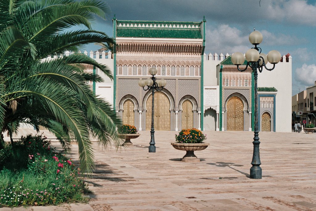 Entrance to the Royal Palace - Fes -MOROCCO -مدخل القصر الملكي، فاس المغرب 1991 by ROSTAMDALILA