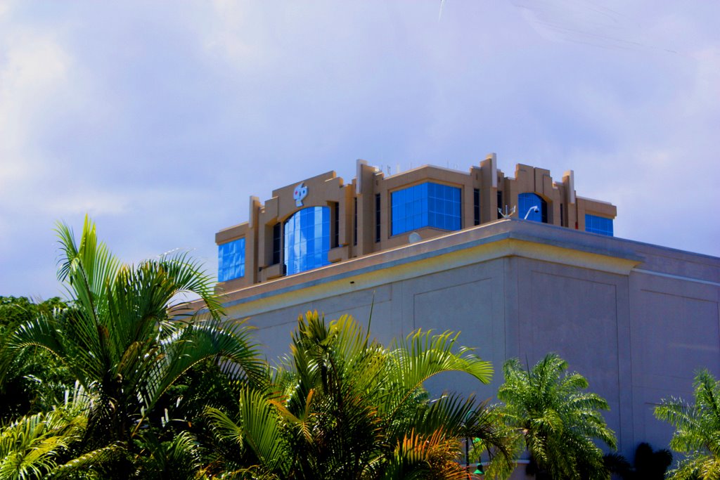 TORRE PLAZA LAS AMERICAS, SAN JUAN, PUERTO RICO by William Vazquez