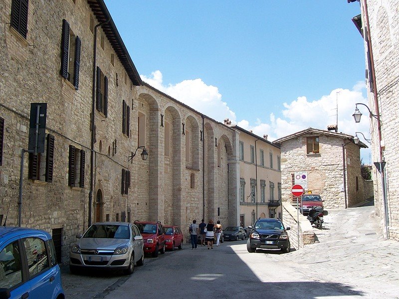 Gubbio - Via Savelli della Porta by MarkusMark3