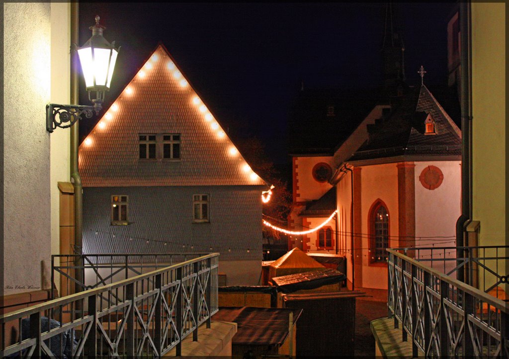 Marktplatz, altes Rathaus und kath. Kirche by Rita Eberle-Wessner