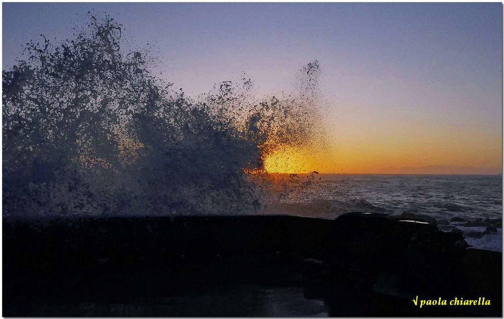 Genova Quinto - Tramonto con l'onda by © √ paola chiarella