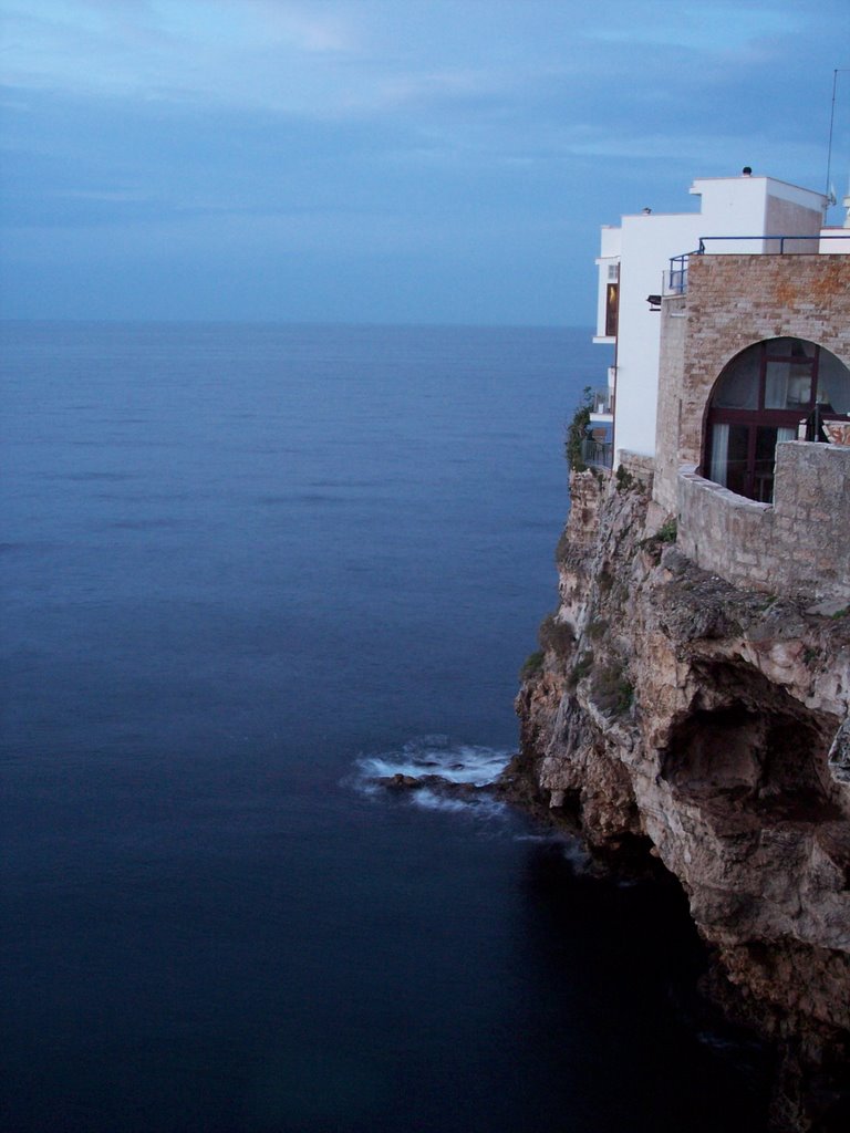 Case sul mare a Polignano a mare (Bari) by gigi76