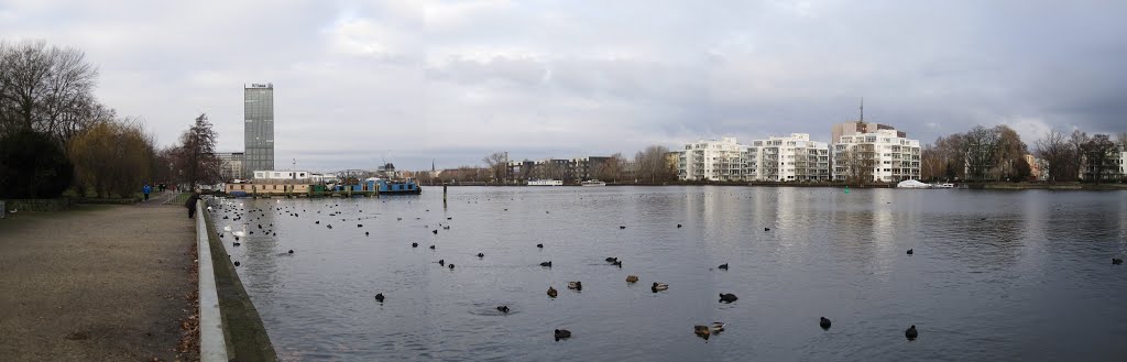 Treptower Park by Karl-Heinz Bassemir