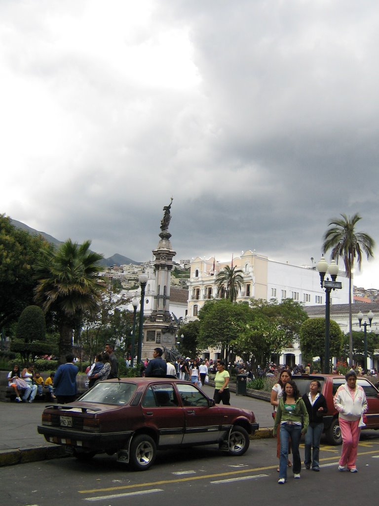 Quito, domingo by geologi