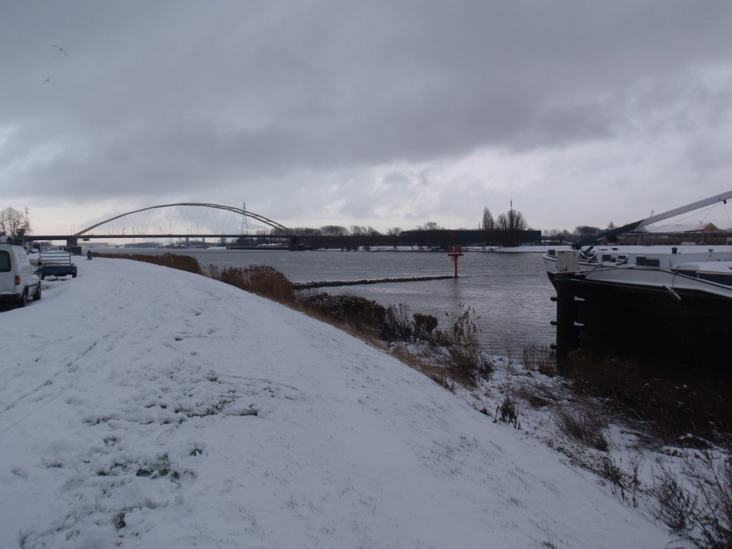 Papendrecht, Kerkbuurt in de sneeuw by stevenvanValen+hannekeRolloos