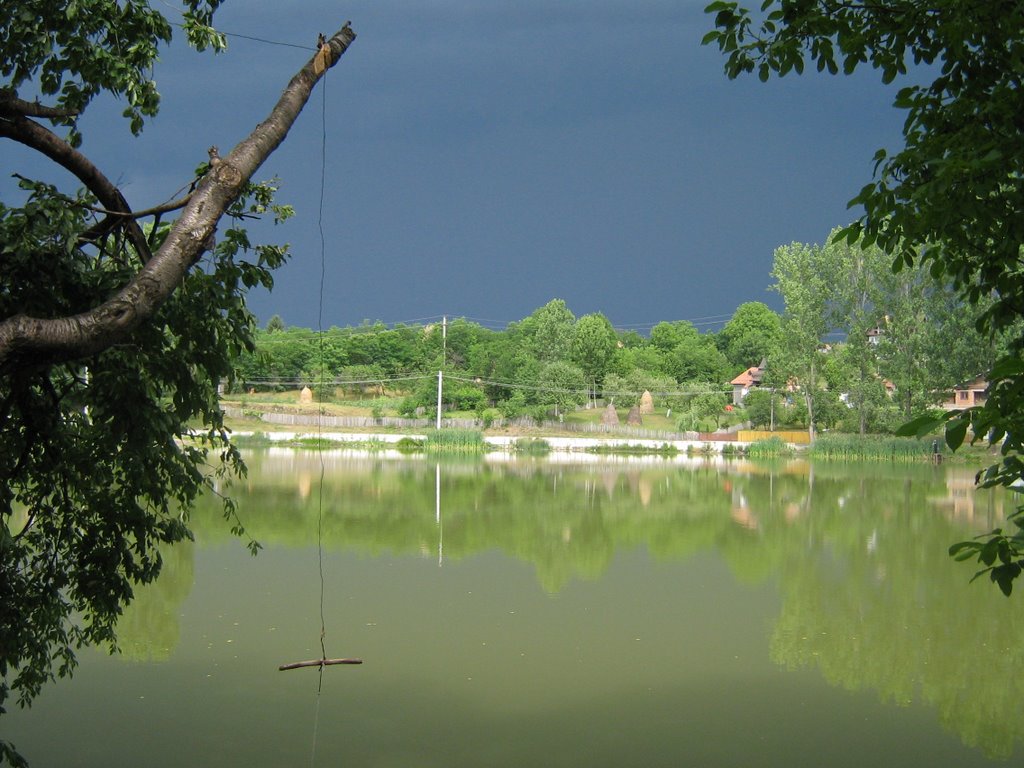 Lacul Brebu by aliensamadhi