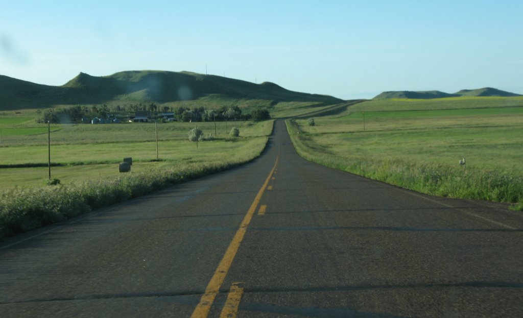 Enchanted Highway to the right by sacoo