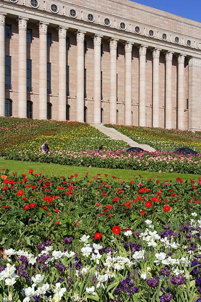 Parliament building by prannikko