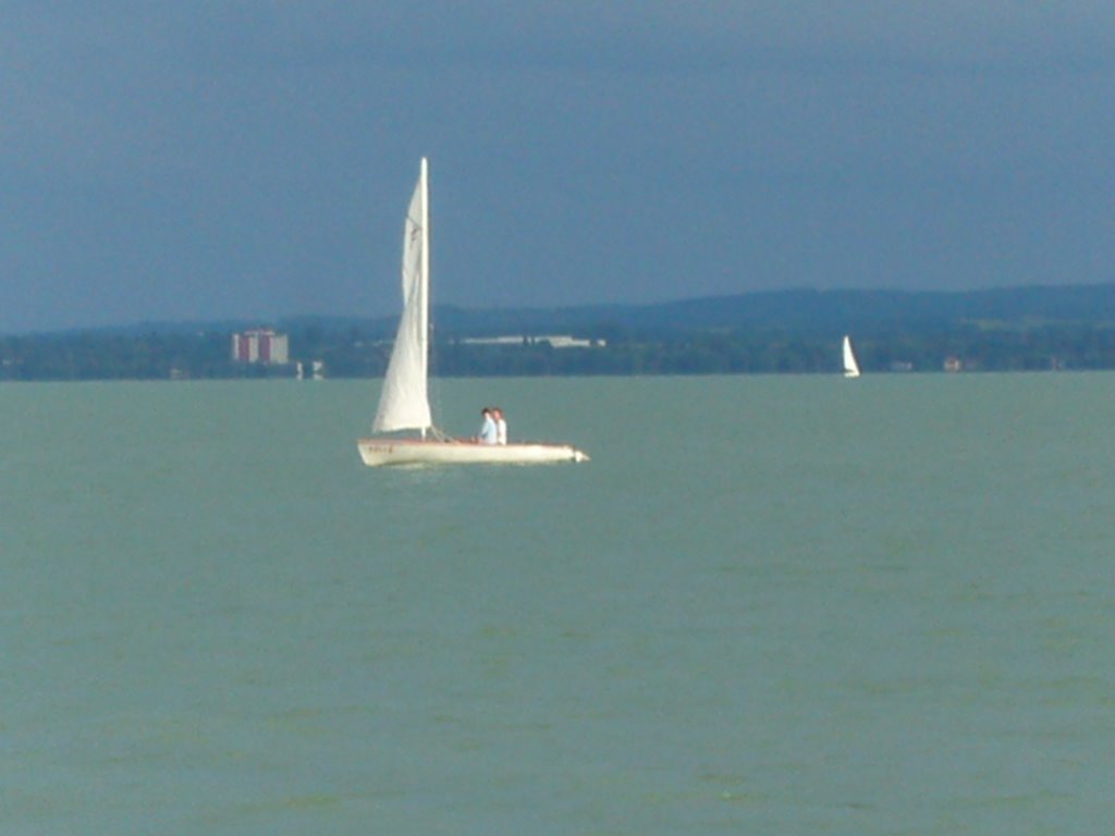 Csopaki strand napsütésben by Porvai-Tanács