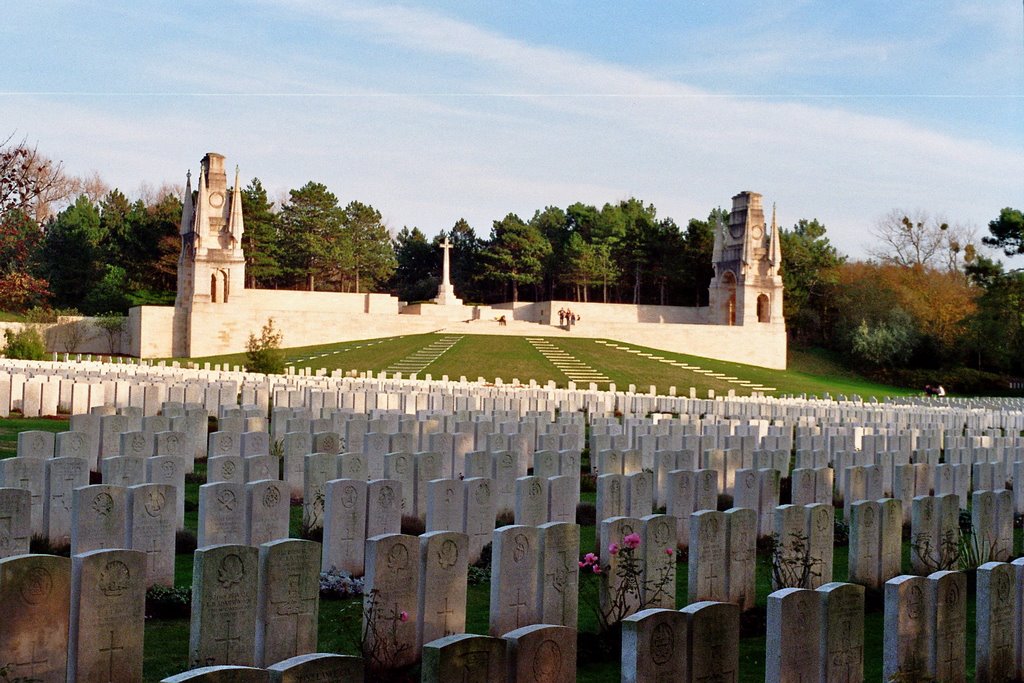 Etaples british cemetery by ChrPIERRE