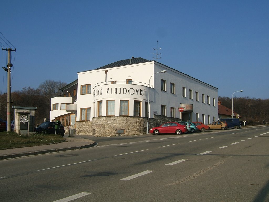 Velka Klajdovka Restaurant and Hotel - on hill overlooking Brno, Czech Republic by DSPrice