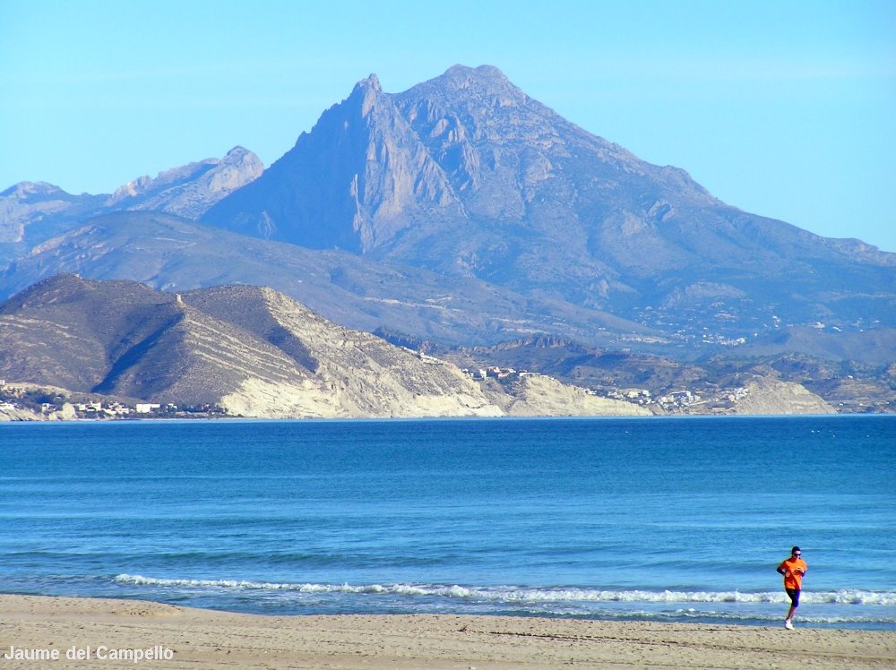 El Puig Campana des de la Platja de l'Horta del Campello by Jaume del Campello