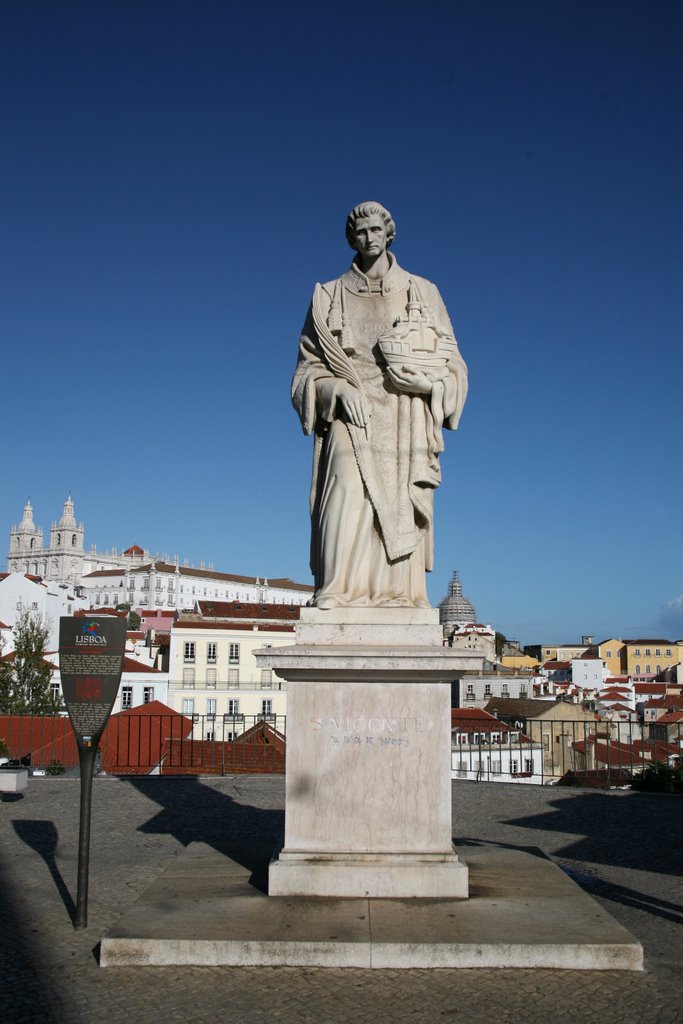 Largo das Portas do Sol, Lisboa, Portugal by Hans Sterkendries