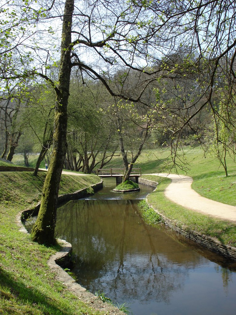 Paseo del río Rato. Parque forestal Lugo capital by Jesús Vilaboa