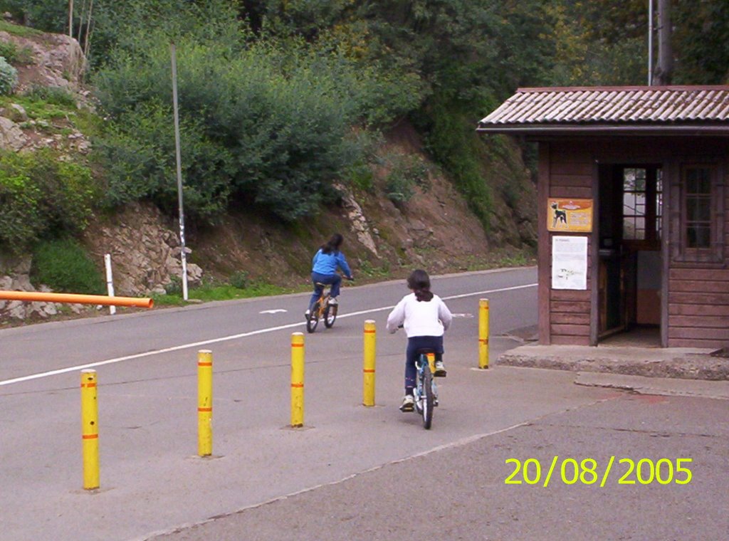 Entrada La Pirámide Parque Metropolitano by José Pedro Martínez