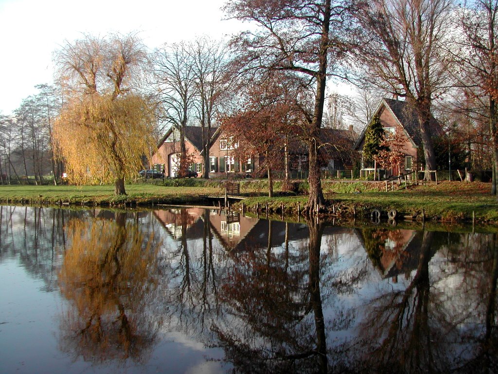 Huizen langs de Kromme Rijn, Geestdorp, october 2003 by Harry_Bottenberg