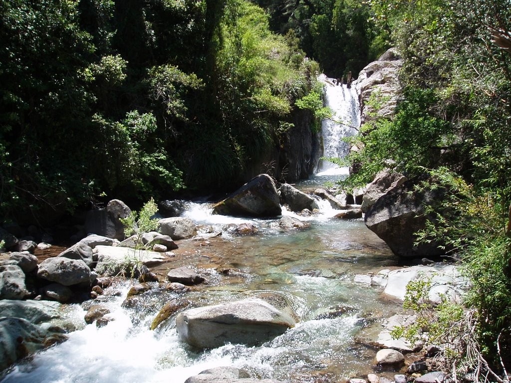 Cascada casa piedra by nicomendez