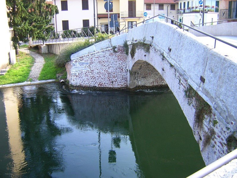 Ponte in pietra by Emanuele Dell'Abate