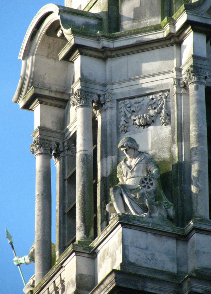 Statues on Town Hall by wiggyretired