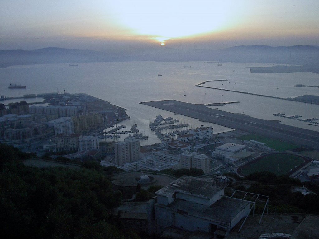 Gibraltar (por do sol) by P.F.