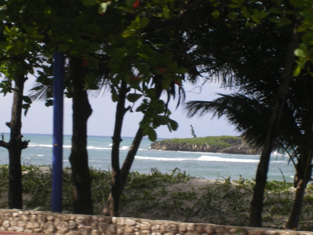 Puerto Plata long beach by Sophie La Girafe