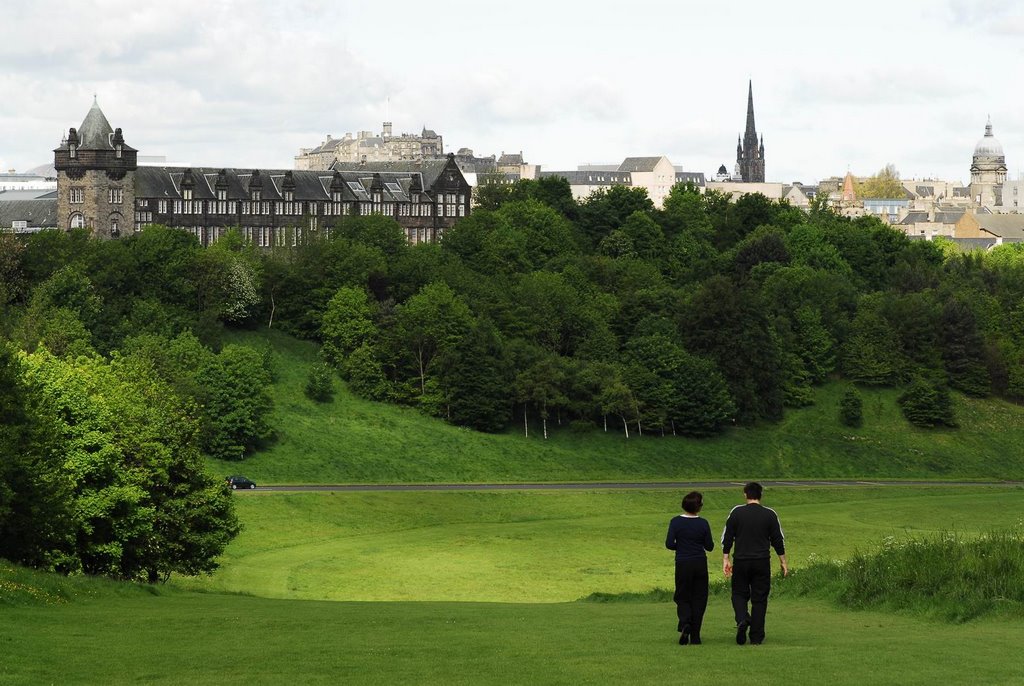 St. Leonard's Crag from Salisbury Crag by rhizome