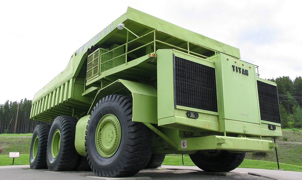 Titan - World's biggest truck, Sparwood, Canada by Jacenty