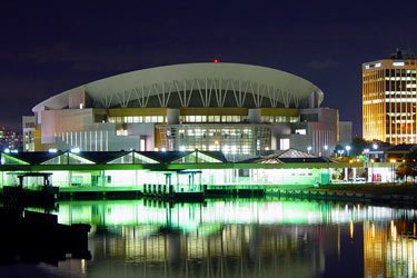 Coliseo de Puerto Rico en la noche by pedrofuturoe