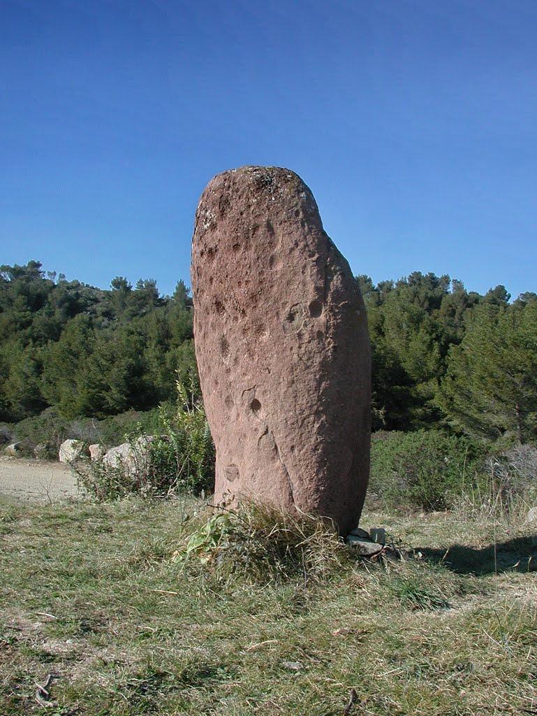 St-Raphael : menhir de 'aire Peyronne' by Royon