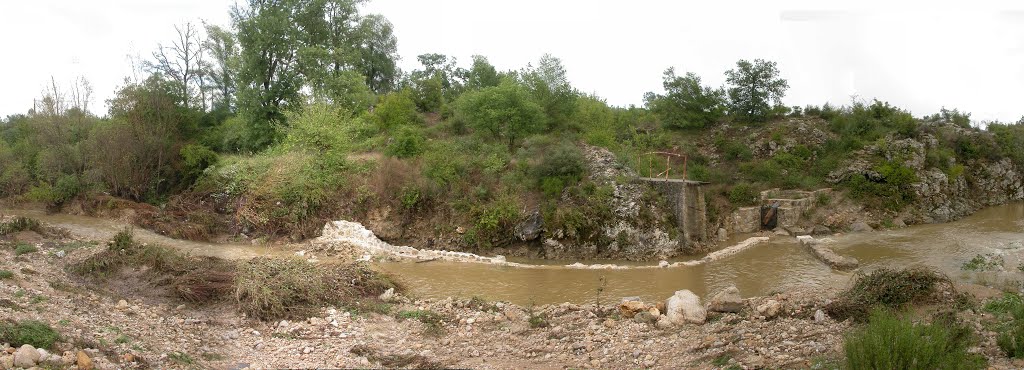 Aqueduc de Frejus : Foux de Montauroux, revisitée, réaménagée ... by Royon