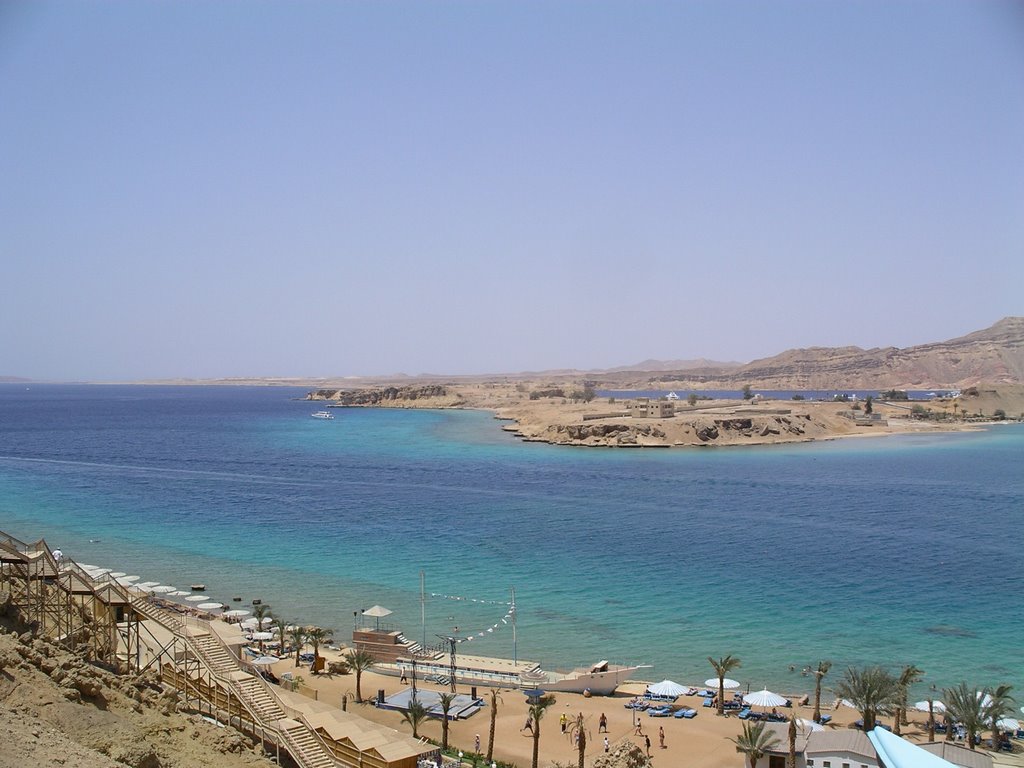 Sharm El Sheikh May '05 / Beach of Hotel Beach Albatros by Karsten Dietze