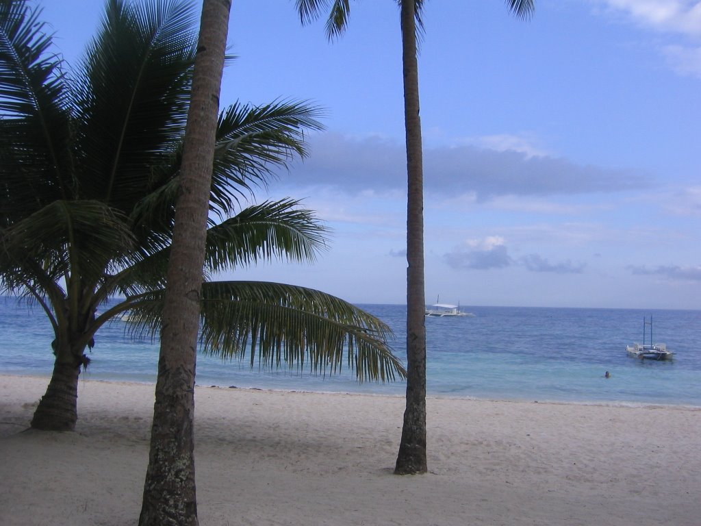 Alona Beach, Panglao Island by Kevin Bertman