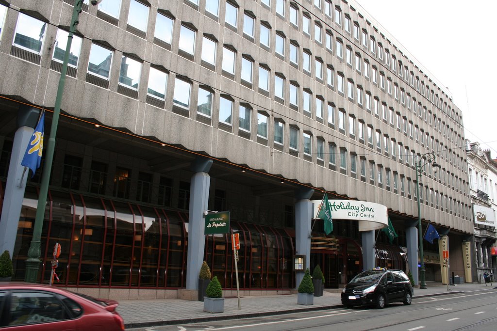 Holiday Inn, City Centre by Kamil Dziuba