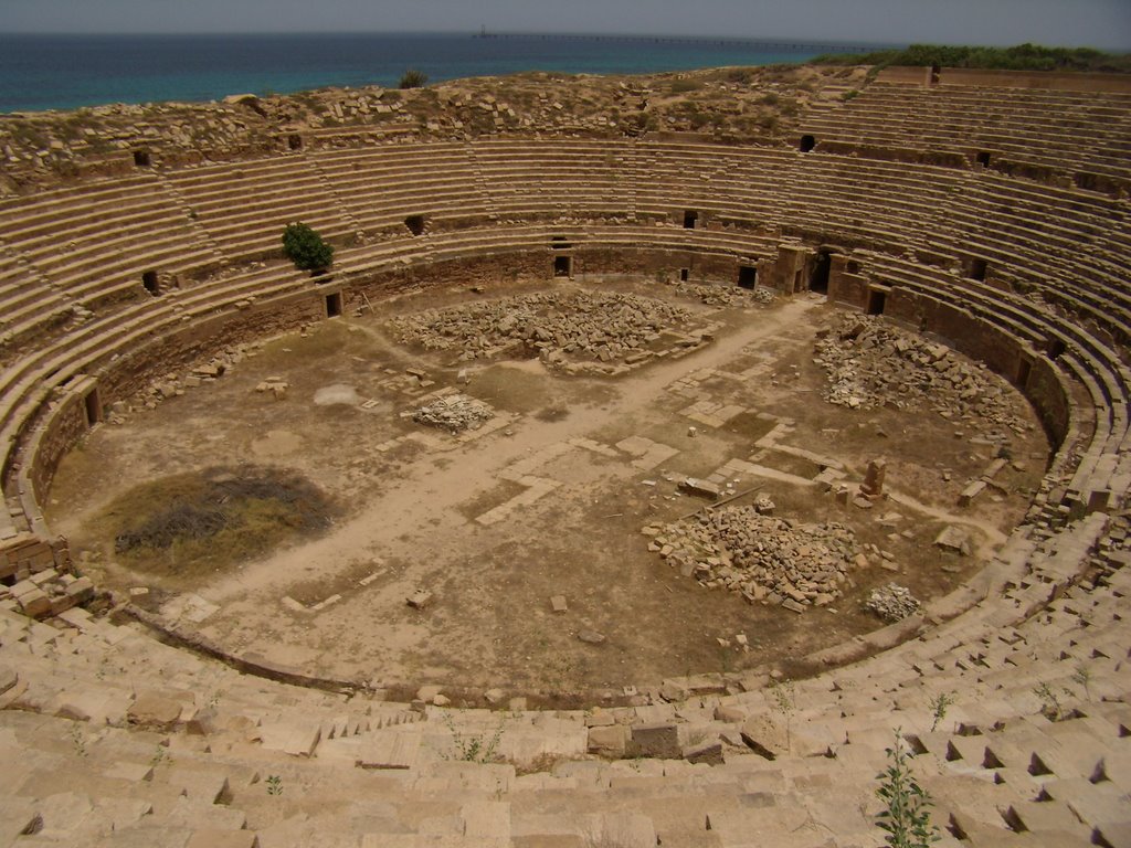 Leptis Magna - Anfiteatro by Paolo Micai