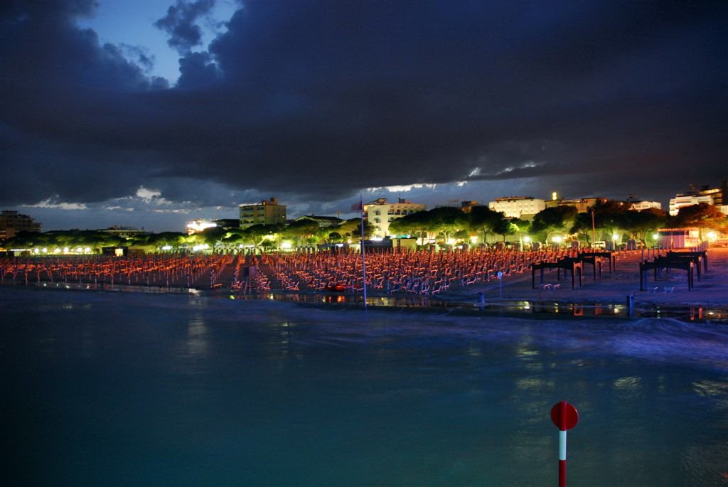 Spiaggia notturno by DigitSmile