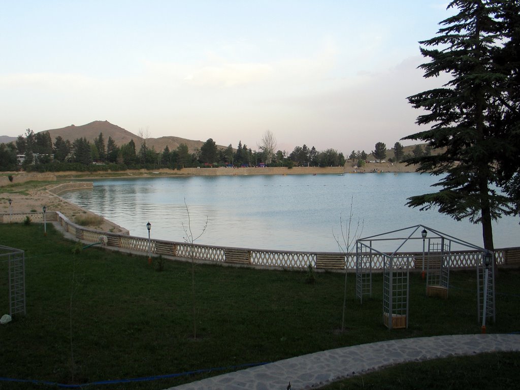 Lake in qargheh by Reza,Zandi