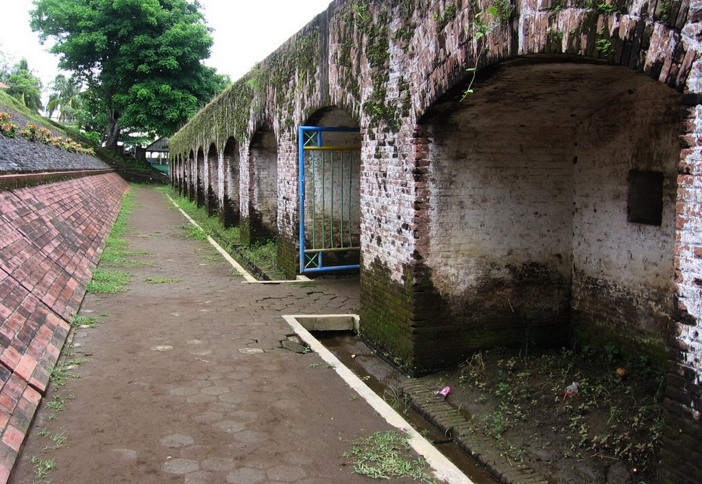 Benteng Pendem Cilacap by erryanzslo