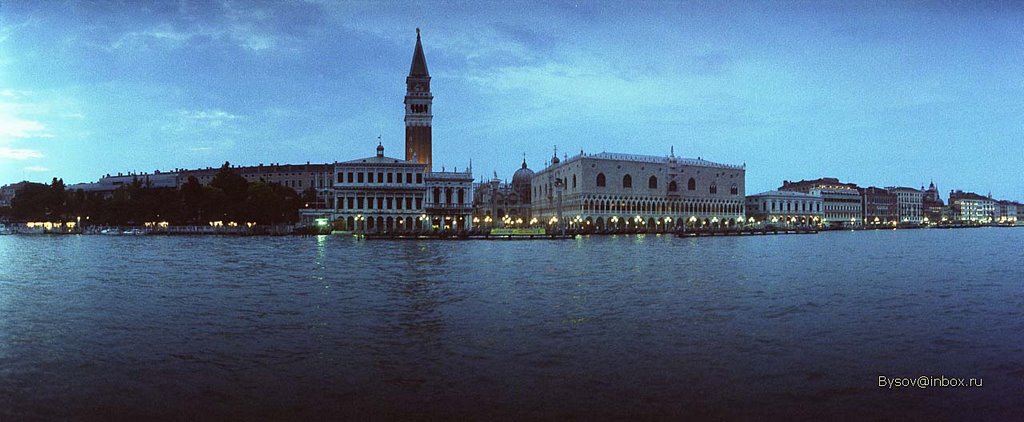 Venezia-Murano-Burano, Venezia, Italy by Vladymyr Bysov