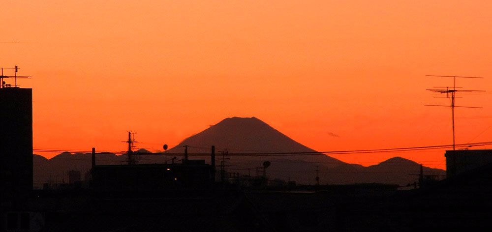 Mt.Fuji in sunset 1 Jan 2010 by Claudio Ken JP