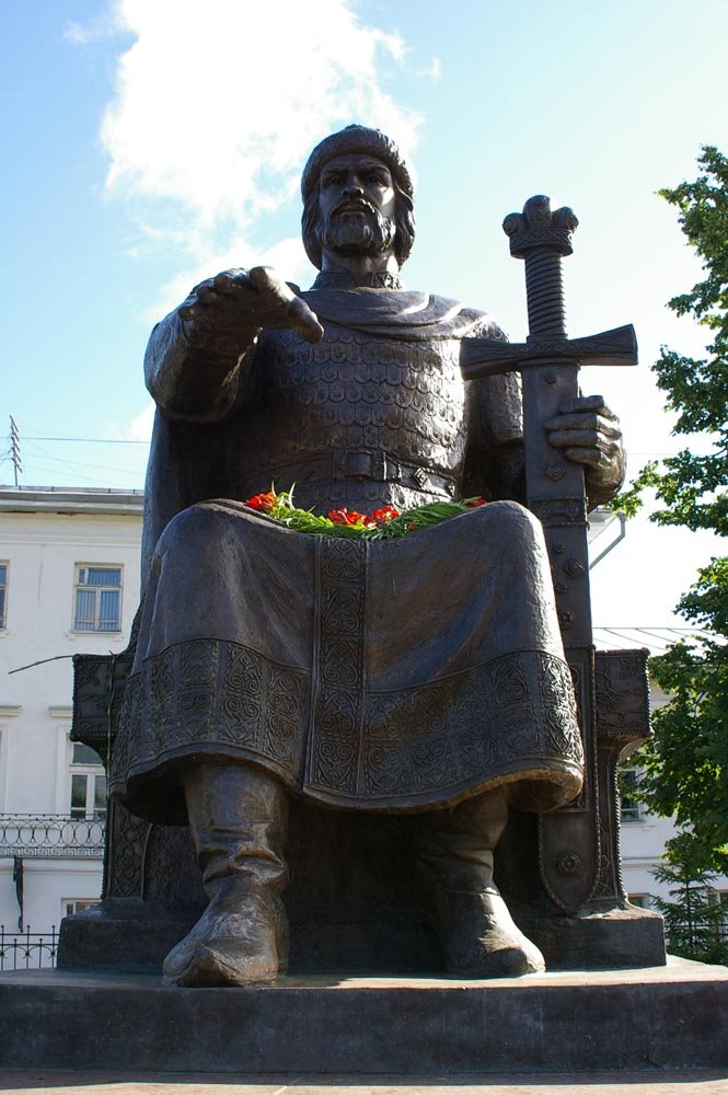 Памятник Юрию Долгорукому - основателю города / Monument to Yuri Dolgorukiy, settlement founder (23/06/2007) by Dmitry A.Shchukin