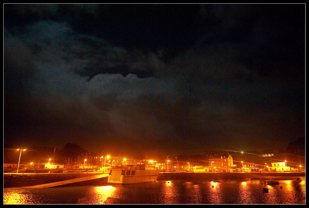 Port Tudy de nuit by jérôme bastianelli