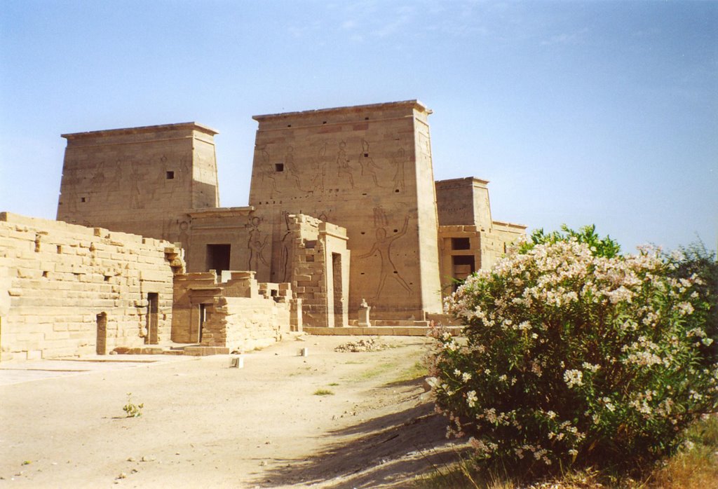 Egitto, tempio di Horus a Edfu. by Roberto Donà