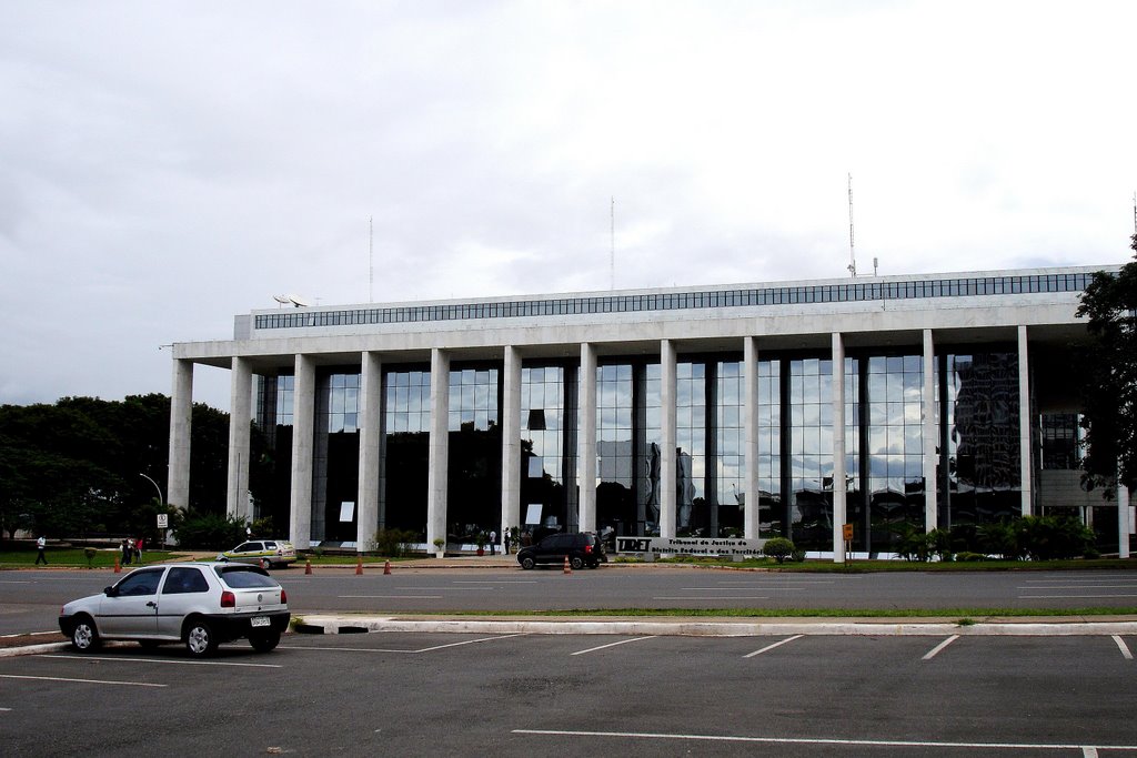 Tribunal de Justiça do Distrito Federal e dos Territorios 2, Brasília by Rubens Craveiro