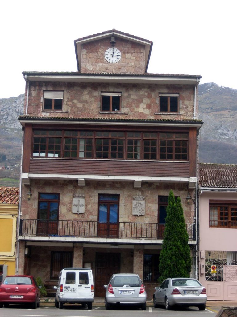 Ayuntamiento de Proaza by La Casa del Chiflón (Bulnes)