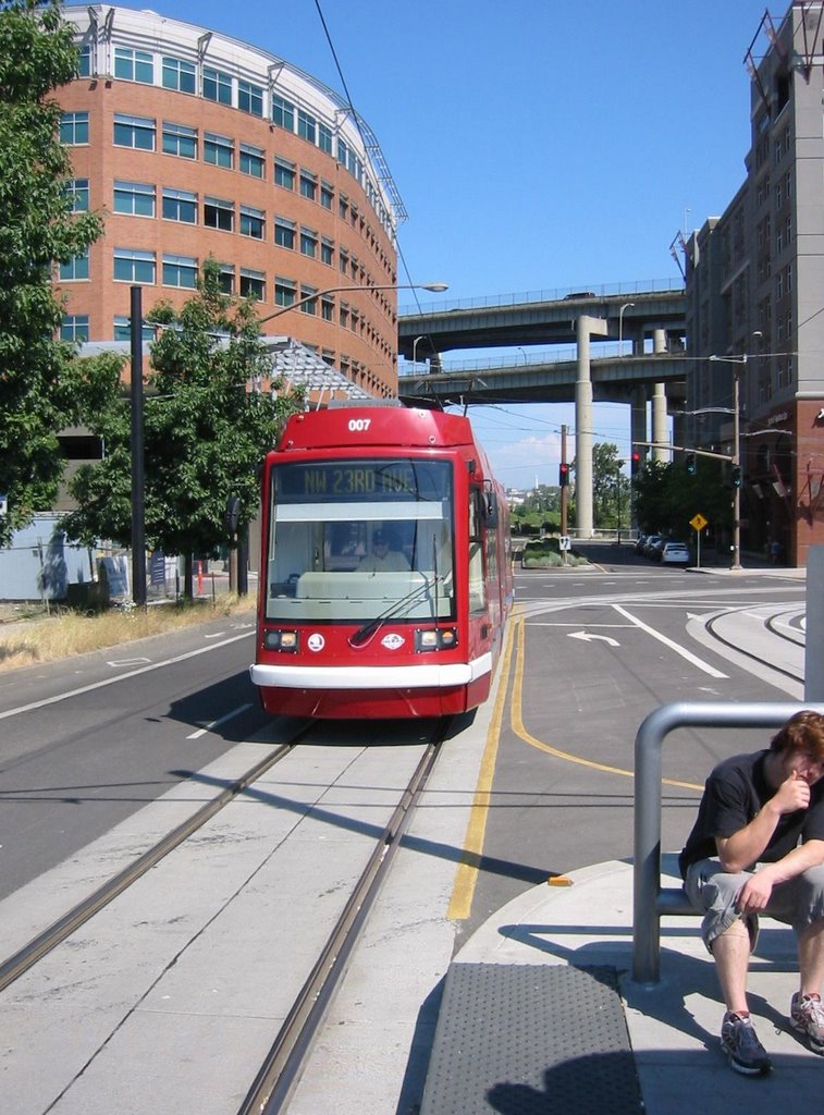 Streetcar at Lovejoy Street by ArtnScience