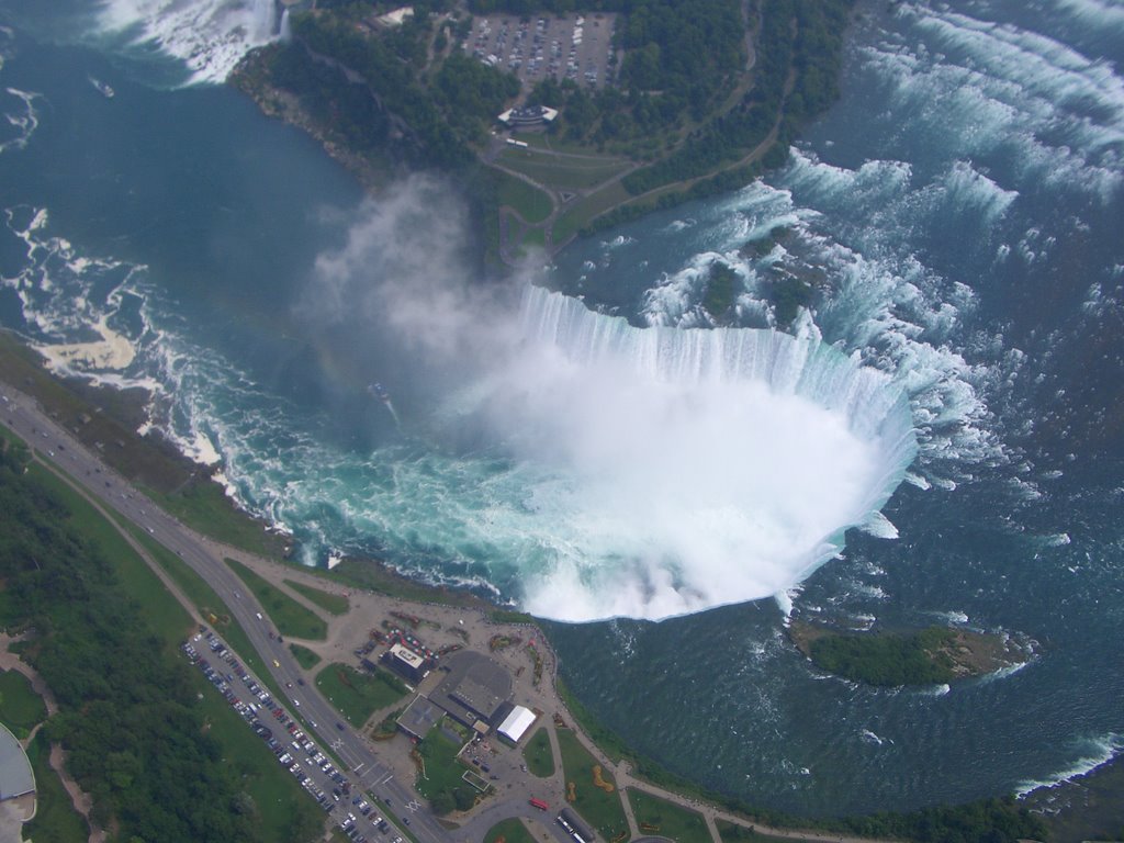 Niagara Falls from a helicopter by Paco Ribera